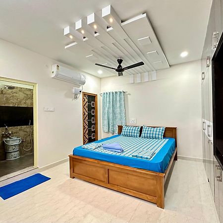 Truelife - 3Bhk Family Suites - Ps4 Pure Veg Restaurant On The Way To Balaji Temple - 2500 Sft Large Signature Apartment - Modular Kitchen - Super Fast Wifi, Smart Tv, 250 Jio Channels - Parking - Easy Access To All Temples - Top Service With Lots Of Tirupati Exteriör bild