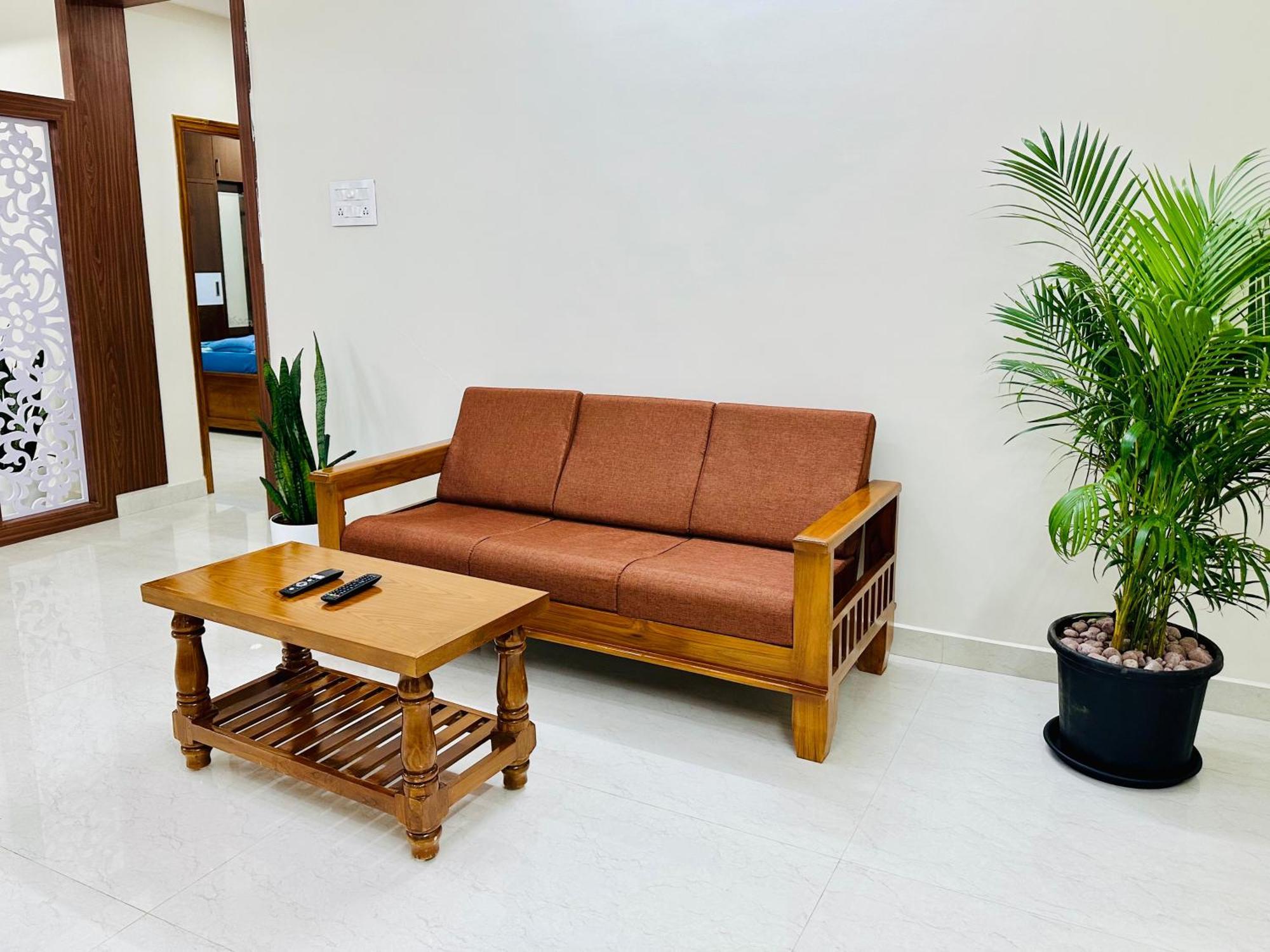 Truelife - 3Bhk Family Suites - Ps4 Pure Veg Restaurant On The Way To Balaji Temple - 2500 Sft Large Signature Apartment - Modular Kitchen - Super Fast Wifi, Smart Tv, 250 Jio Channels - Parking - Easy Access To All Temples - Top Service With Lots Of Tirupati Exteriör bild