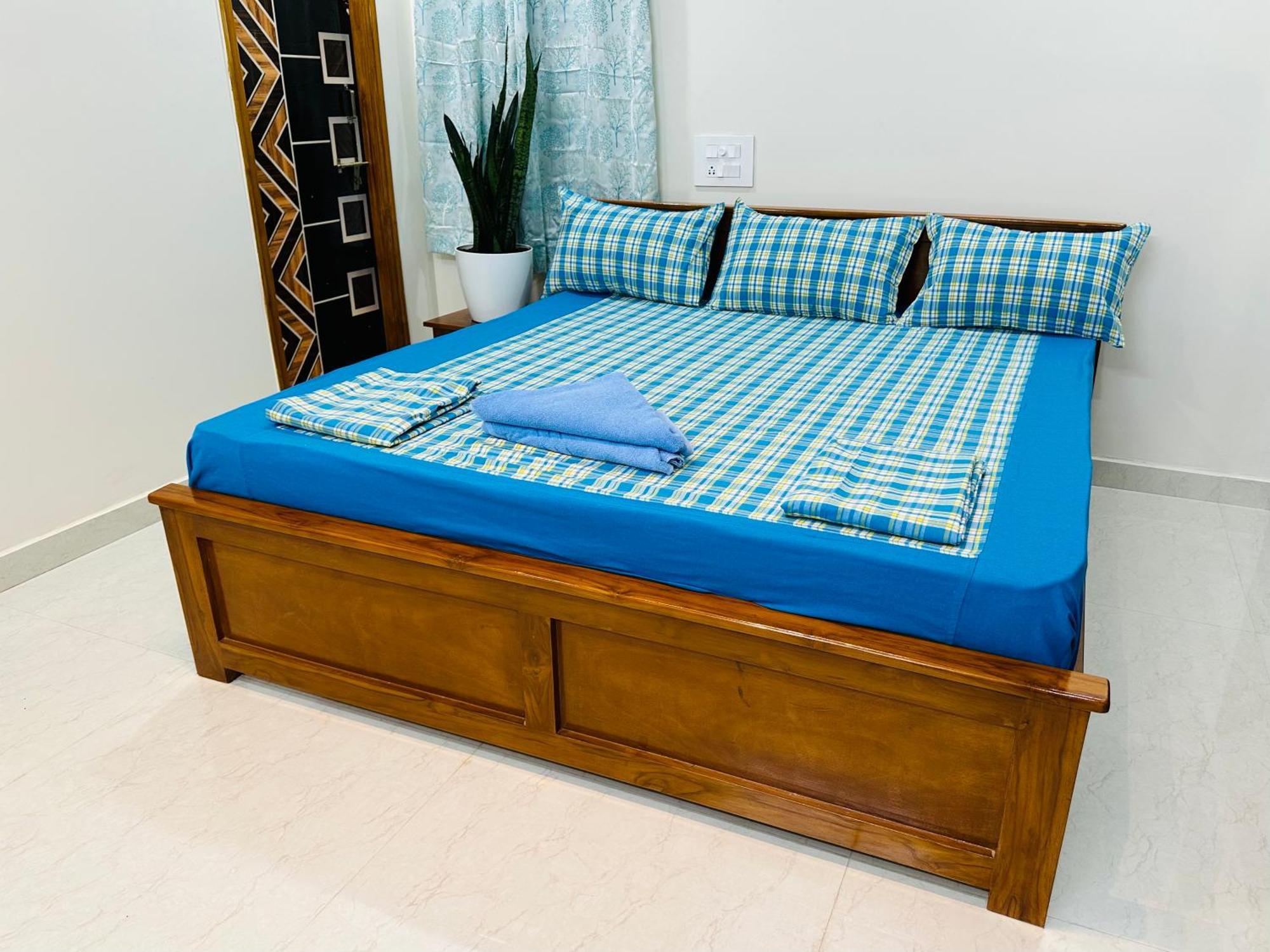 Truelife - 3Bhk Family Suites - Ps4 Pure Veg Restaurant On The Way To Balaji Temple - 2500 Sft Large Signature Apartment - Modular Kitchen - Super Fast Wifi, Smart Tv, 250 Jio Channels - Parking - Easy Access To All Temples - Top Service With Lots Of Tirupati Exteriör bild