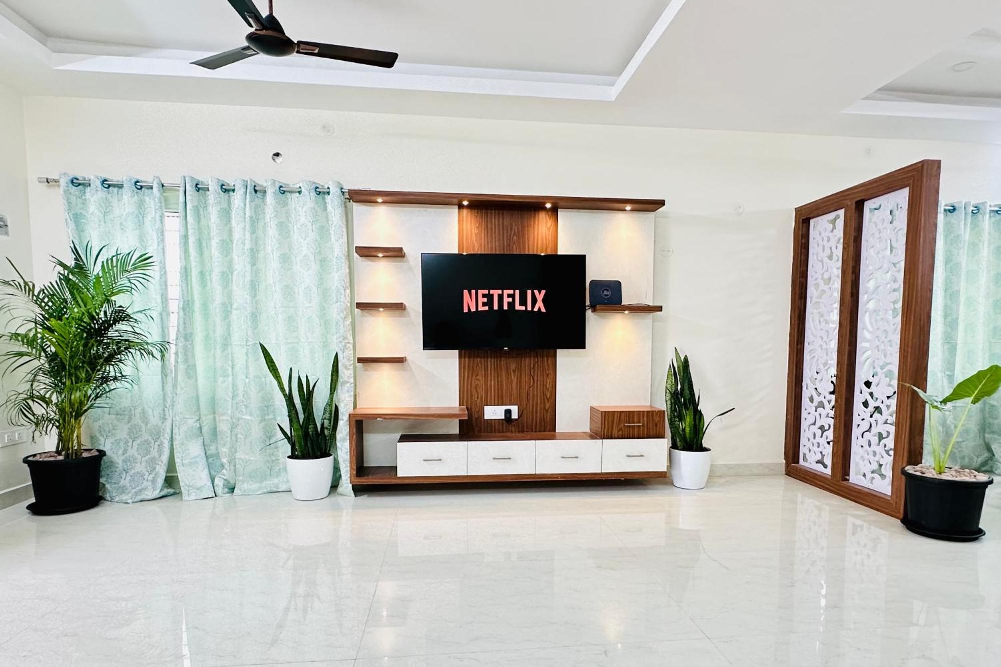 Truelife - 3Bhk Family Suites - Ps4 Pure Veg Restaurant On The Way To Balaji Temple - 2500 Sft Large Signature Apartment - Modular Kitchen - Super Fast Wifi, Smart Tv, 250 Jio Channels - Parking - Easy Access To All Temples - Top Service With Lots Of Tirupati Exteriör bild