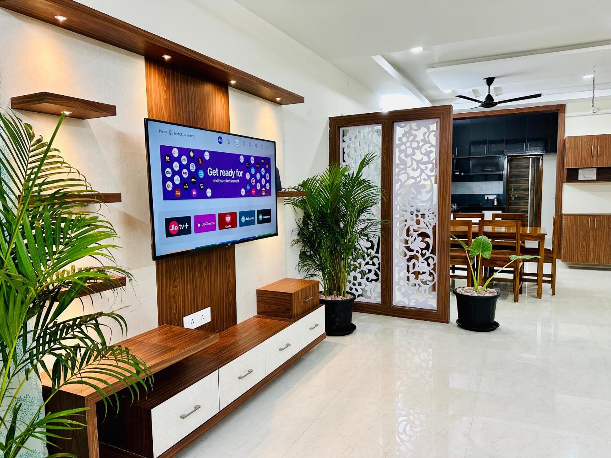 Truelife - 3Bhk Family Suites - Ps4 Pure Veg Restaurant On The Way To Balaji Temple - 2500 Sft Large Signature Apartment - Modular Kitchen - Super Fast Wifi, Smart Tv, 250 Jio Channels - Parking - Easy Access To All Temples - Top Service With Lots Of Tirupati Exteriör bild