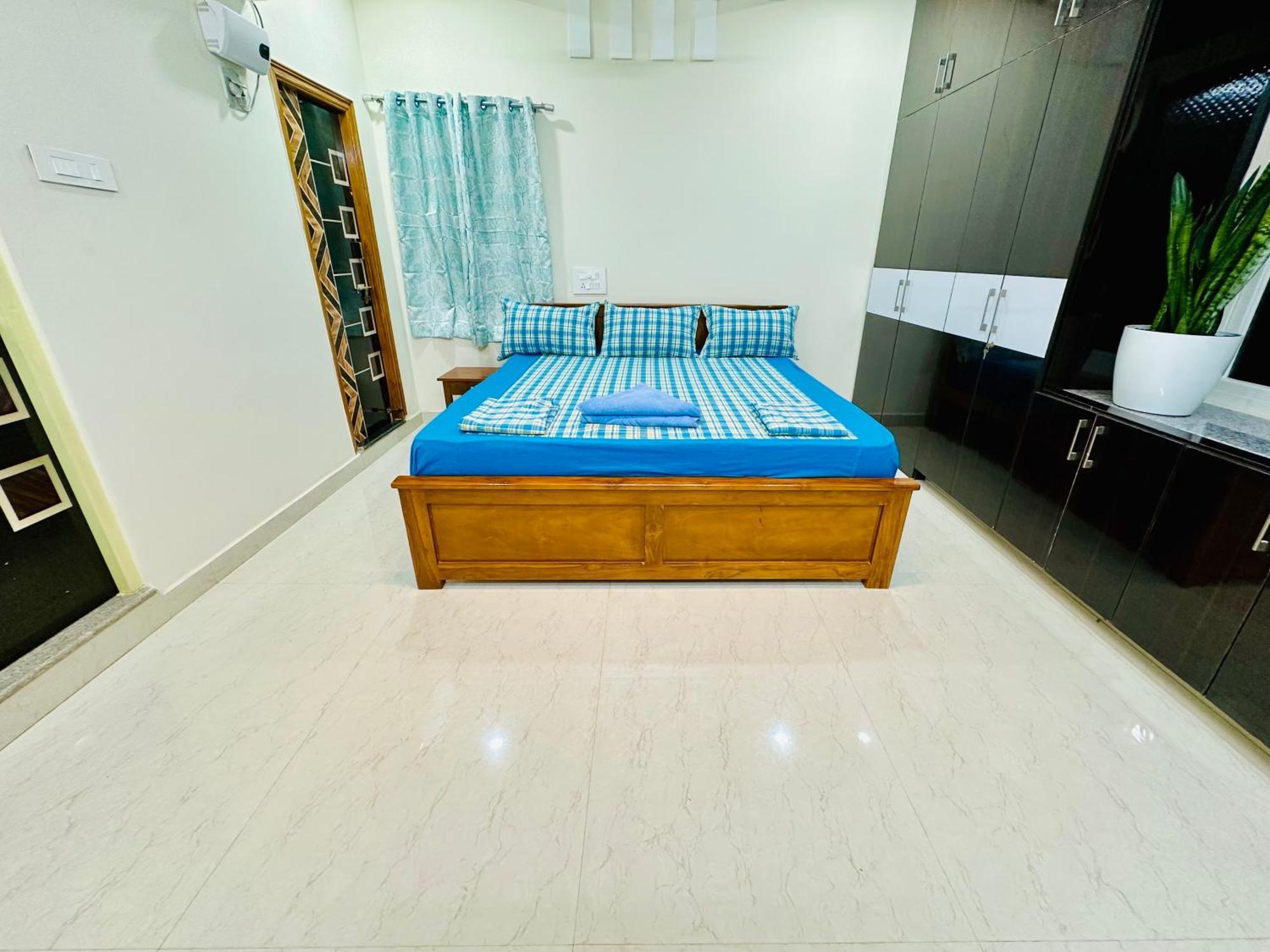 Truelife - 3Bhk Family Suites - Ps4 Pure Veg Restaurant On The Way To Balaji Temple - 2500 Sft Large Signature Apartment - Modular Kitchen - Super Fast Wifi, Smart Tv, 250 Jio Channels - Parking - Easy Access To All Temples - Top Service With Lots Of Tirupati Exteriör bild